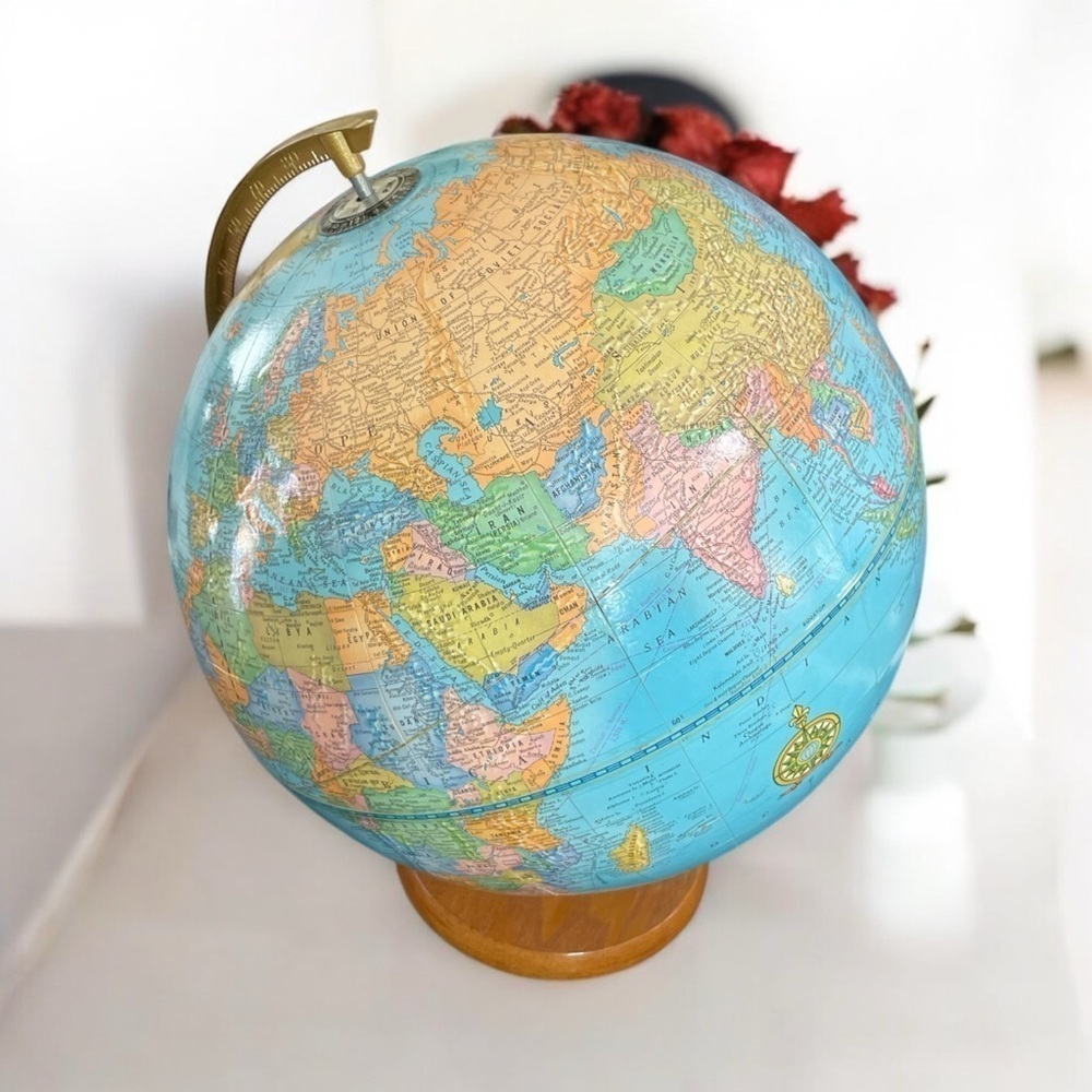 Vintage GEORGE F. CRAM The World Book GLOBE USSR
Wood Base - Picture 5 of 8